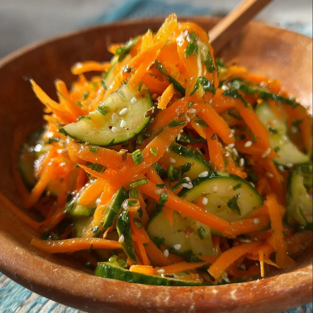 Gurkensalat mit Karotten